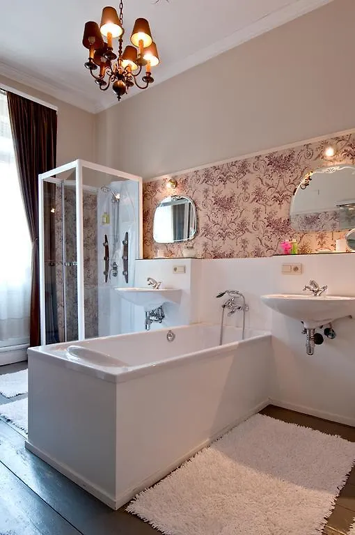 B&B The Baron Antwerpen 5*,  Belgien